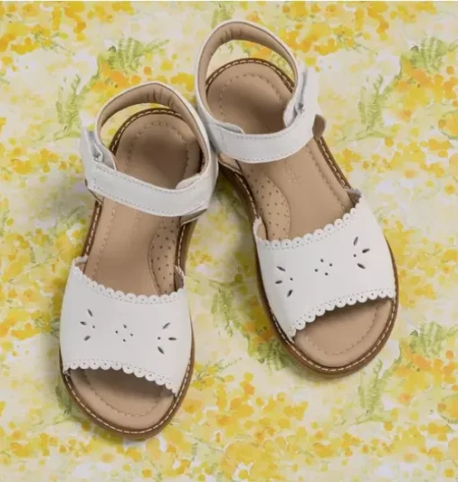 Classic Sandal with Scallop White