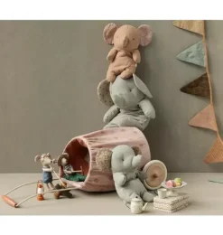 Elephant, Medium - Grey
