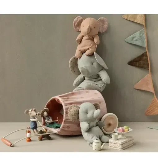 Elephant, Medium - Grey