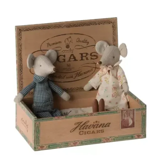 Grandma & Grandpa Mice in Cigarbox