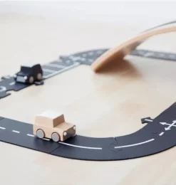 Kuruma Wooden Wind-Up Toy Car - Natural