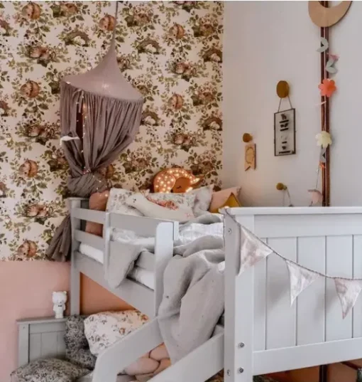 Little Sleepy Animals Light Wallpaper