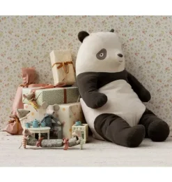 Panda, Large