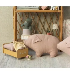 Polly Pork, Medium