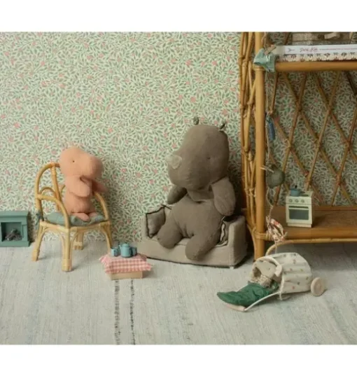 Rhino, Medium - Light Brown