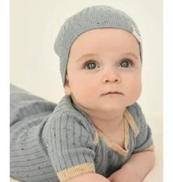 Beanie - Hug Me