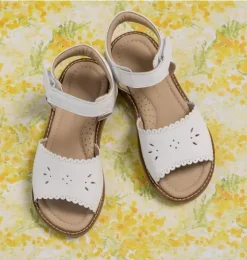 Classic Sandal with Scallop White