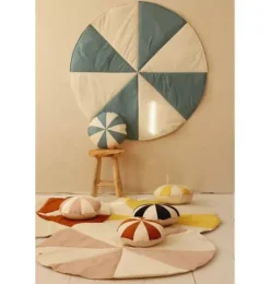 &ldquo;Blue Candy&rdquo; Round Patchwork Mat