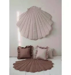 &ldquo;Powder Frills&rdquo; Teepee Tent with Frills and "Powder Pink" Shell Mat Set