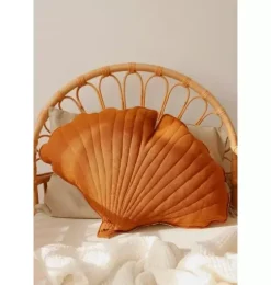 Linen &ldquo;Caramel&rdquo; Ginkgo Leaf Pillow