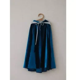 "Little Snow Queen Riding Hood&rdquo; Magic Cape