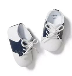 Saddle Crib Shoe