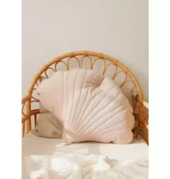 Velvet &ldquo;Powder Pink&rdquo; Ginkgo Leaf Pillow