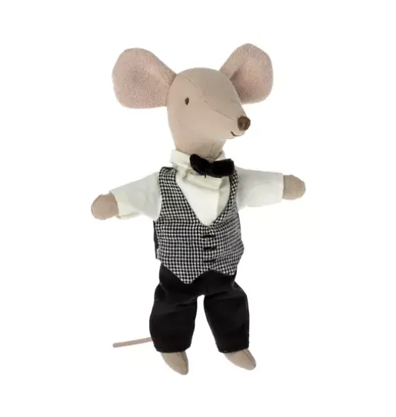 Waiter Mouse, Big Sister/Brother
